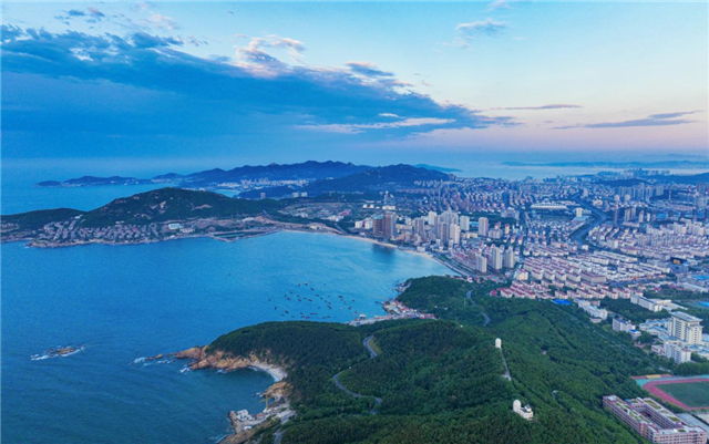 人民網聚焦丨全國人大代表孔凡萍：把“美麗海灣”留給市民和游客